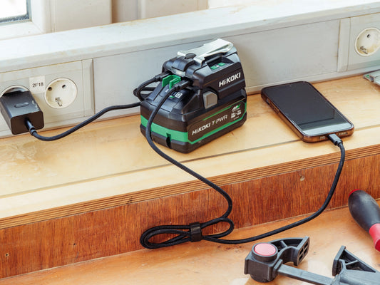 Hikoki Power Charger UC 18DA W4Z